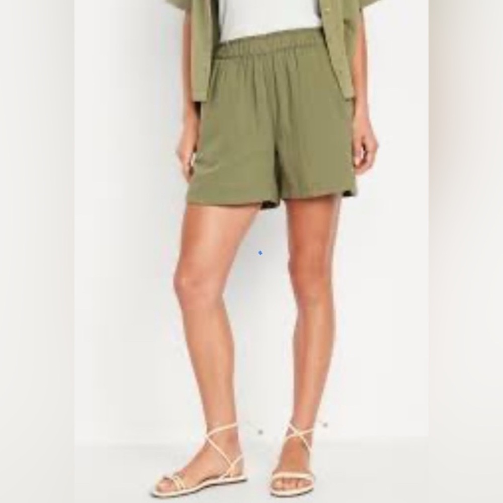 NWT Old Navy Women's 5 inch Inseam Cotton Crinkle Gauze Shorts in Olive